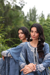 NOOR Winter Shawl suzaankaari- D3