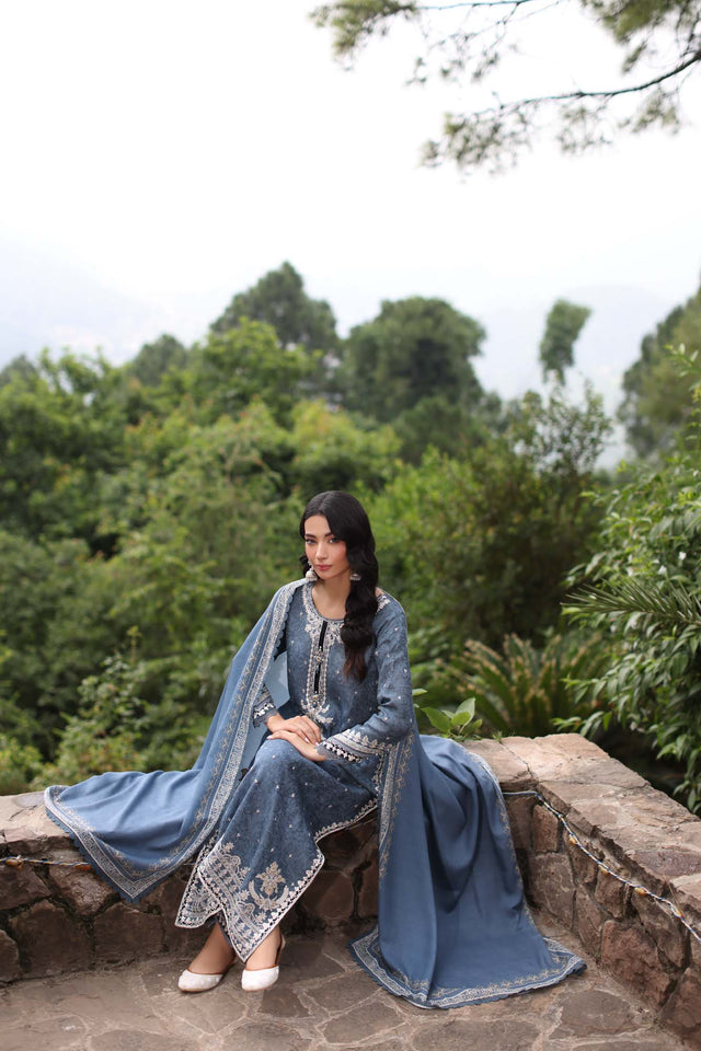 NOOR Winter Shawl suzaankaari- D3