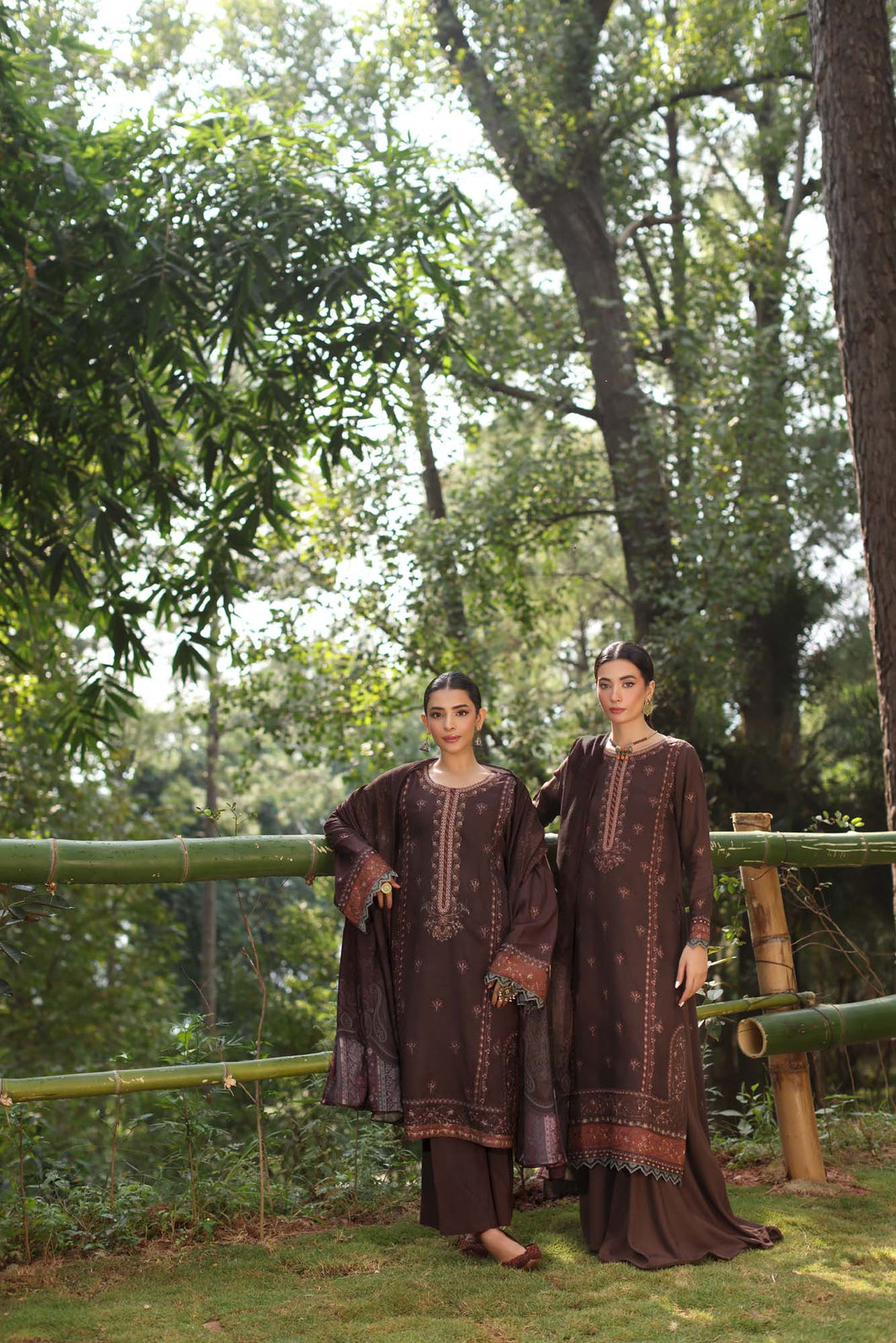 NOOR Winter Shawl Suzaankari - D4